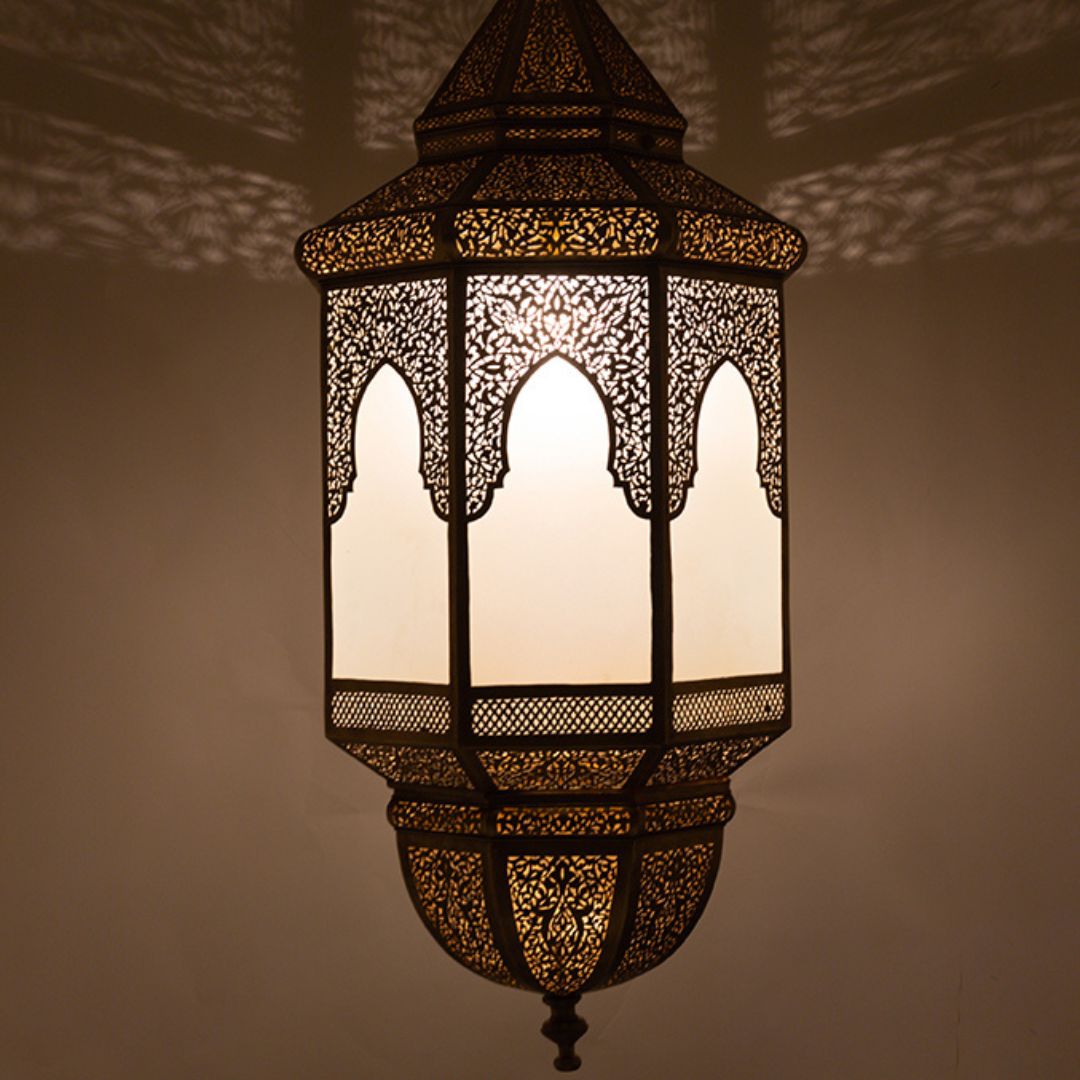 Toraya : Artisanal Hand-Etched Moroccan Brass Lantern