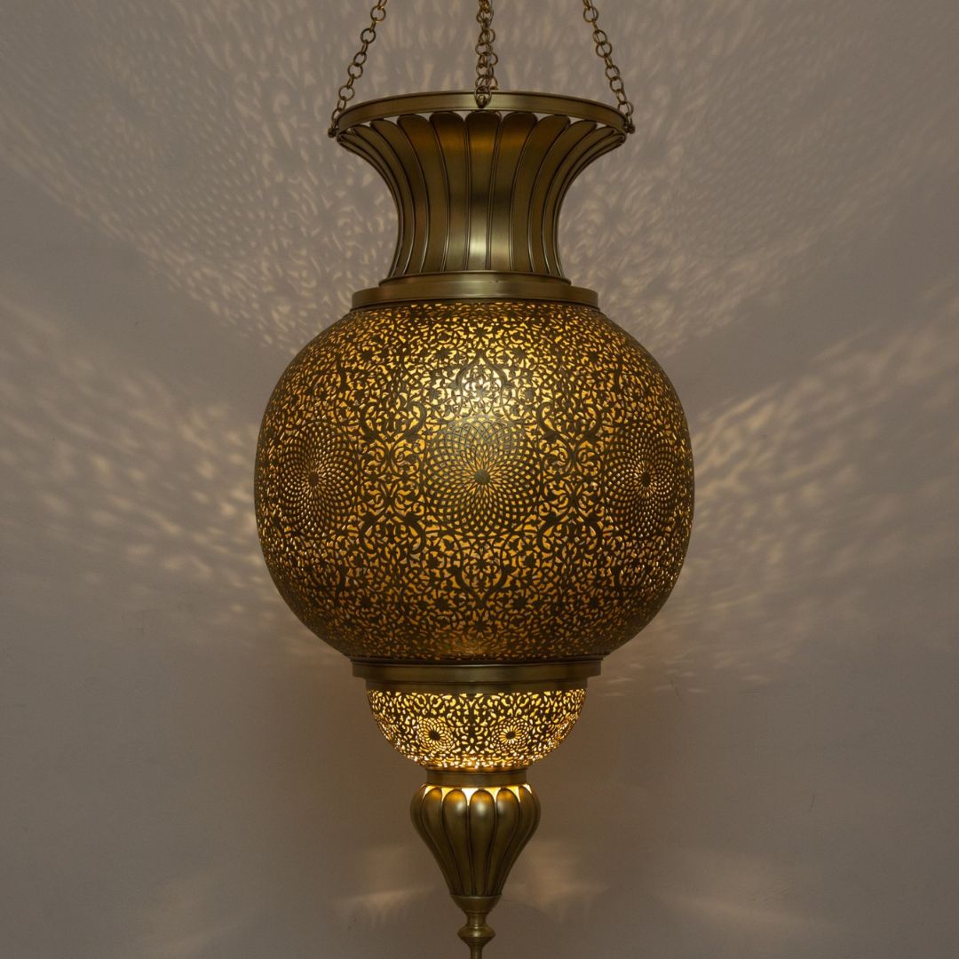Nora : Fluted Brass Urn Pendant with Scalloped Crown