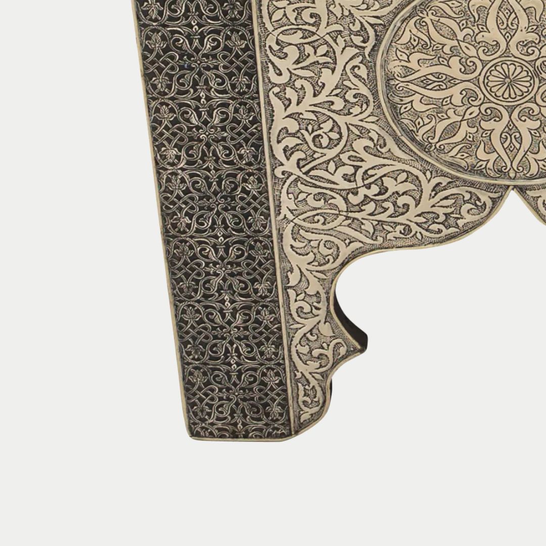 طاولة جانبية مغربية مصنوعة يدويًا من عرق اللؤلؤ: زمان