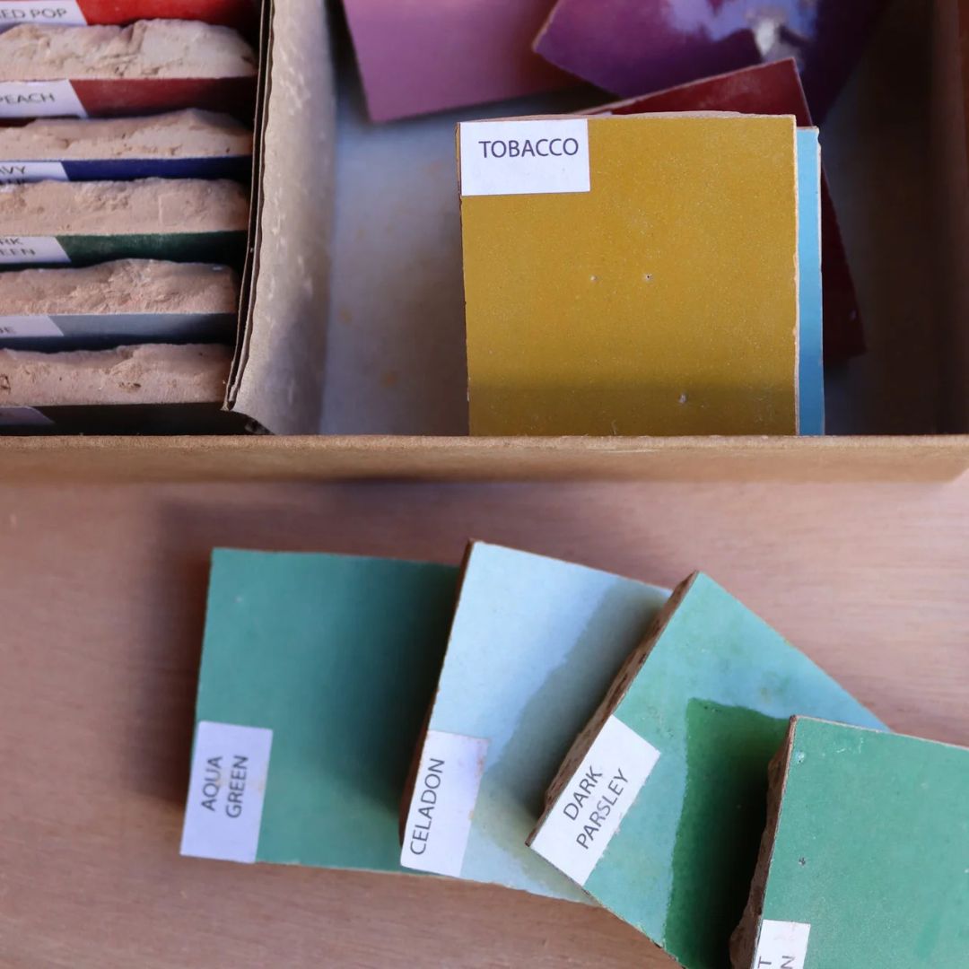 فاس - طاولة فسيفساء زليج مصنوعة يدوياً