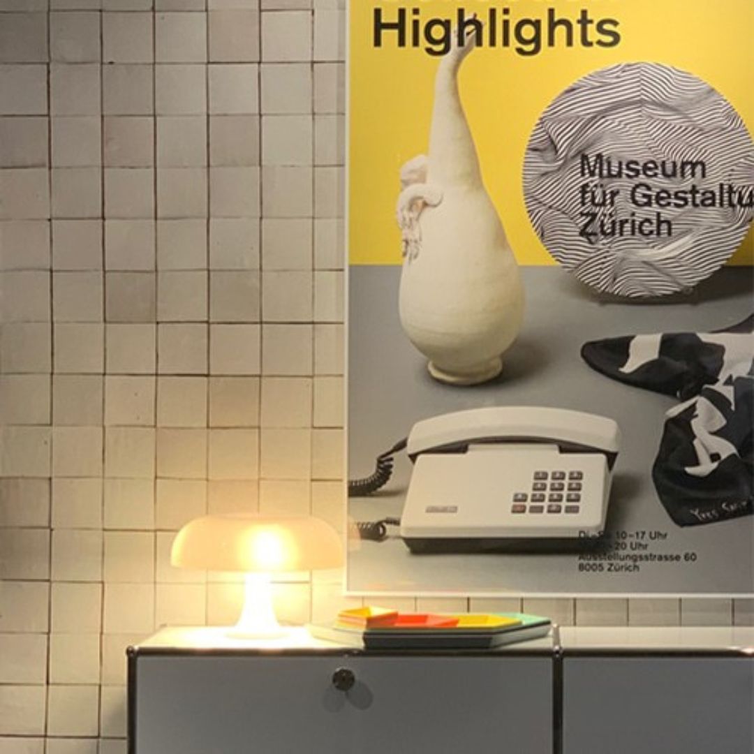 سيارة دفع رباعي بيضاء C