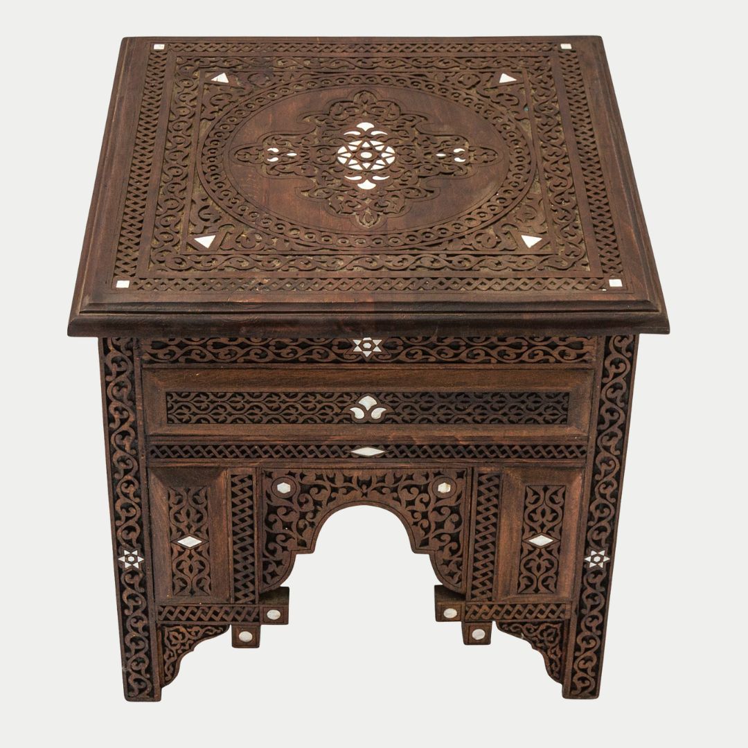 طاولة جانبية مغربية مصنوعة يدويًا من عرق اللؤلؤ: زمان