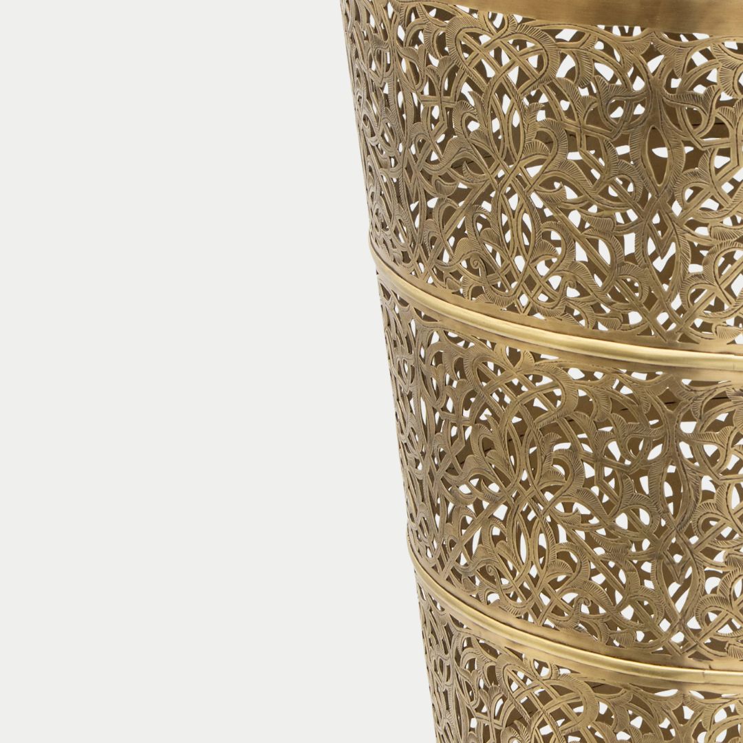 طاولة جانبية مغربية مصنوعة يدويًا من عرق اللؤلؤ: زمان