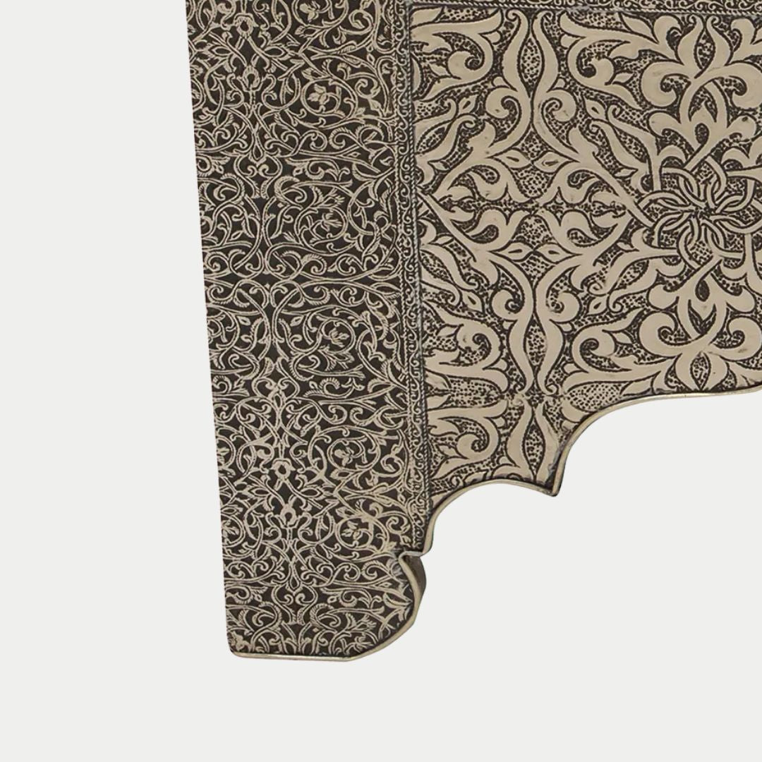 طاولة جانبية مغربية مصنوعة يدويًا من عرق اللؤلؤ: زمان