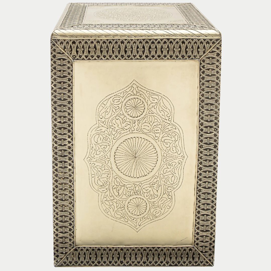 طاولة جانبية مغربية مصنوعة يدويًا من عرق اللؤلؤ: زمان